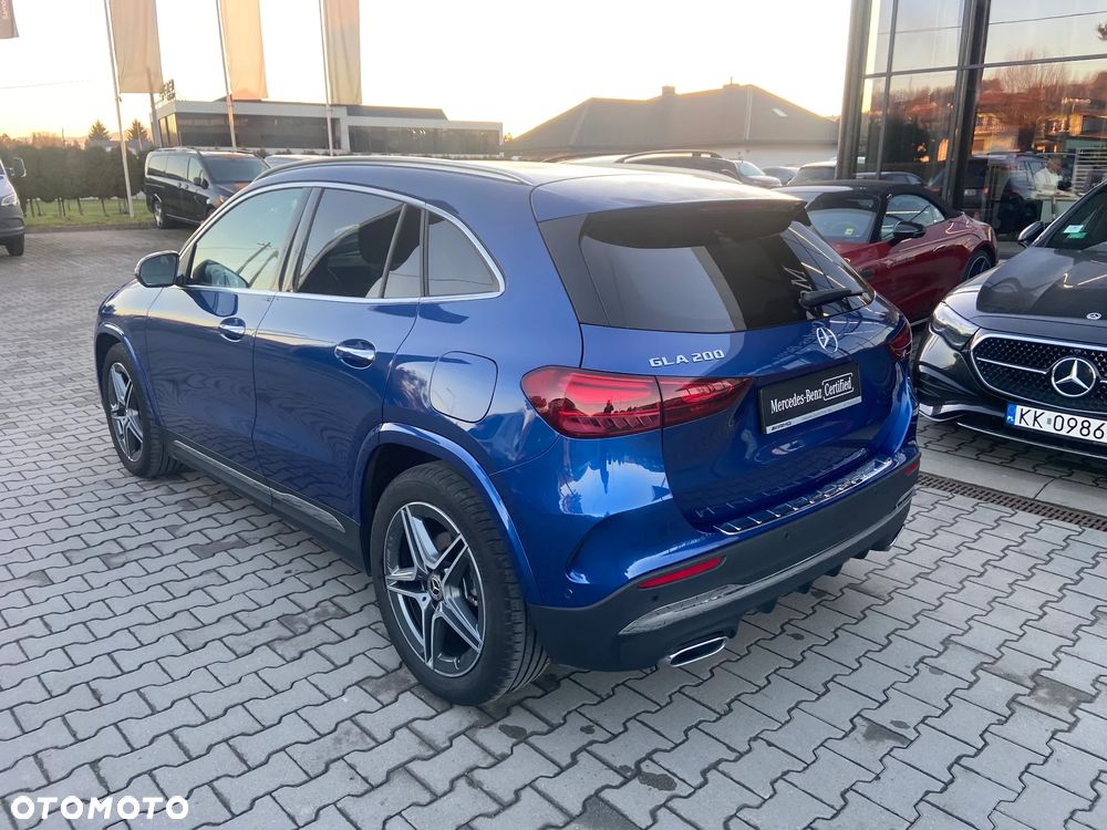 Mercedes-Benz GLA 200 AMG Line - 4