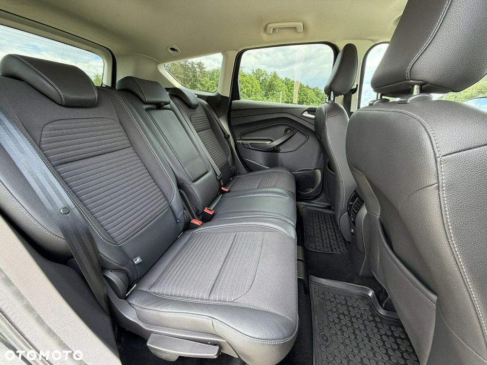 Ford Kuga - 12