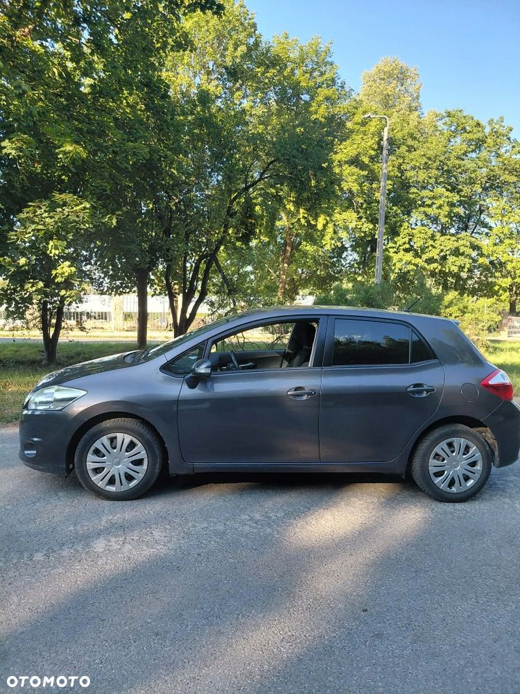 Toyota Auris - 1