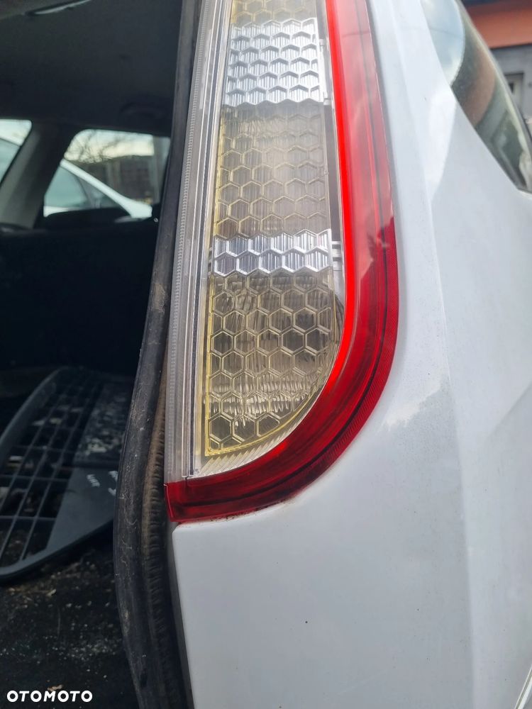 FORD FOCUS II MK2 07-11 2009 r. LIFT KOMBI lampa prawy tył PT EU * - 4