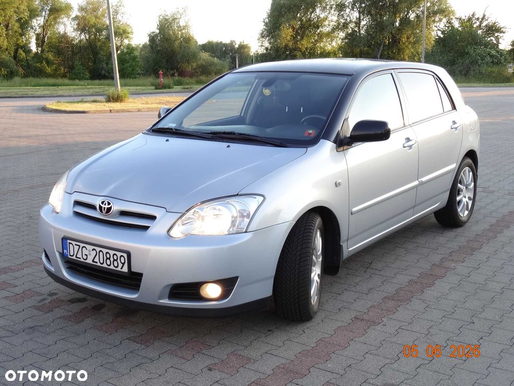 Toyota Corolla - 4