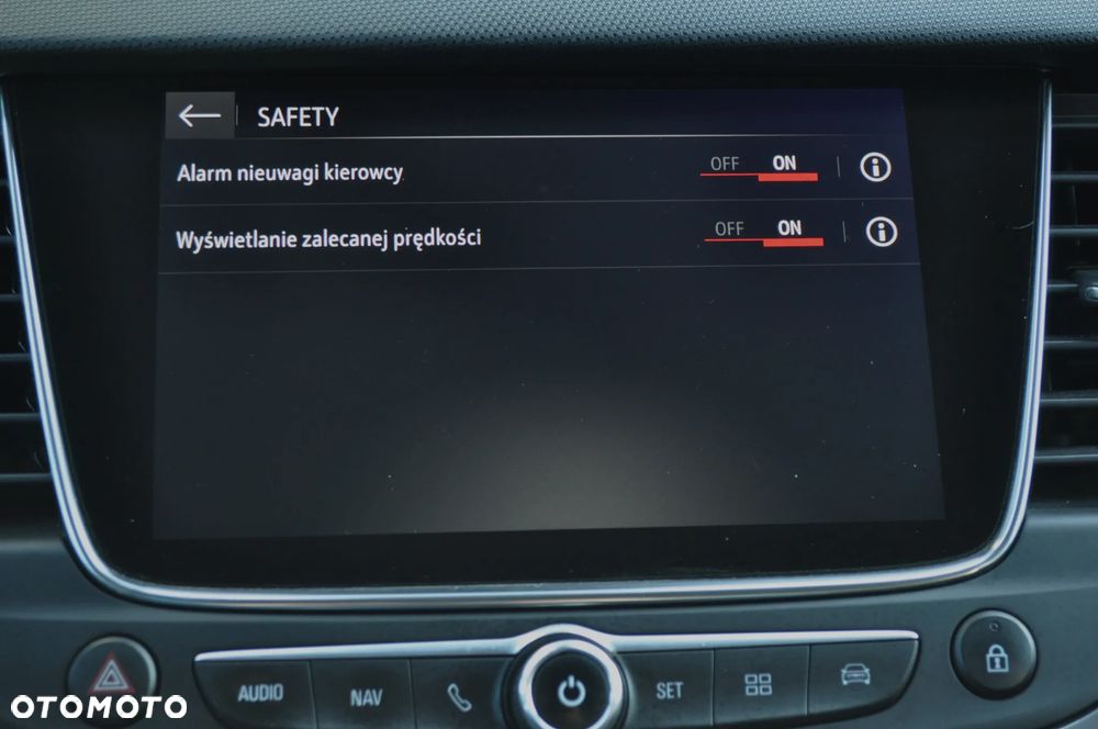Opel Crossland X 1.6 Innovation - 18