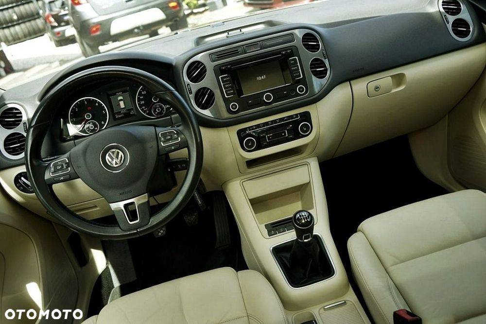 Volkswagen Tiguan 2.0 TDI DPF BlueMotion Technology Sport & Style - 25