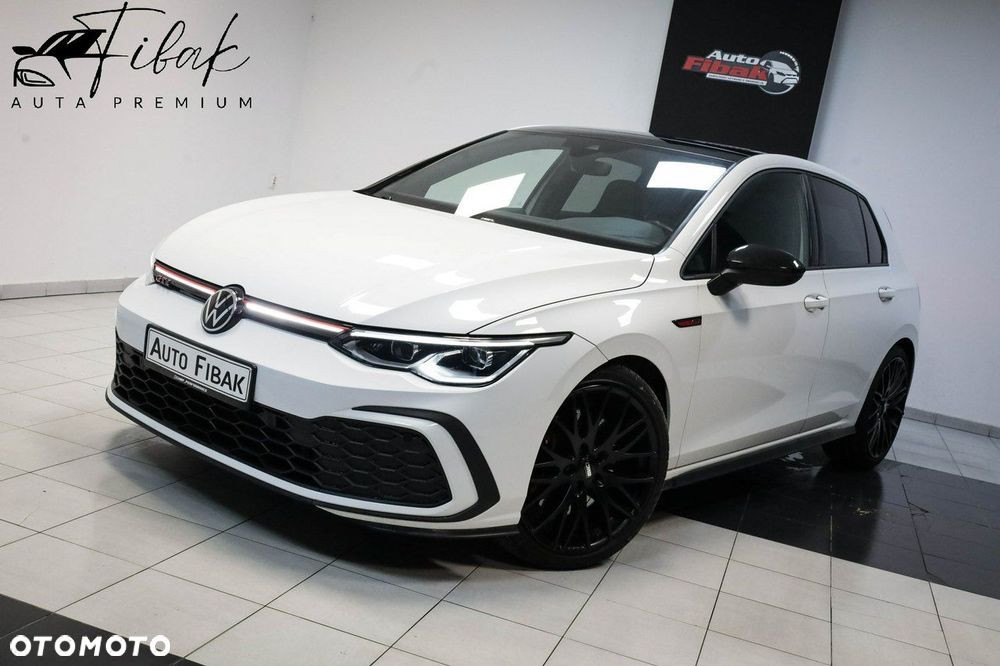 Volkswagen Golf - 1