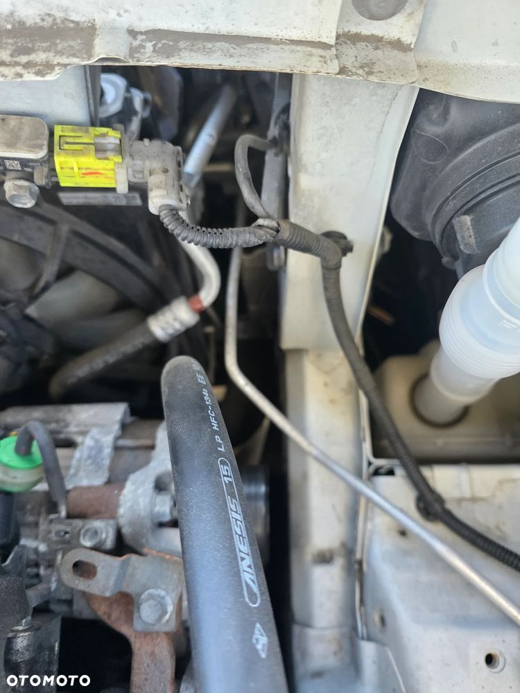 Mitsubishi Outlander - 10