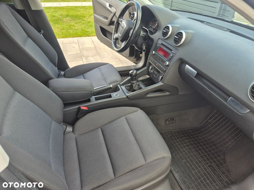 Audi A3 Sportback 1.6 Attraction - 14