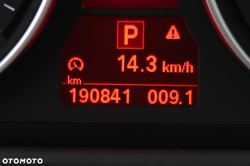 BMW X5 4.8i - 11