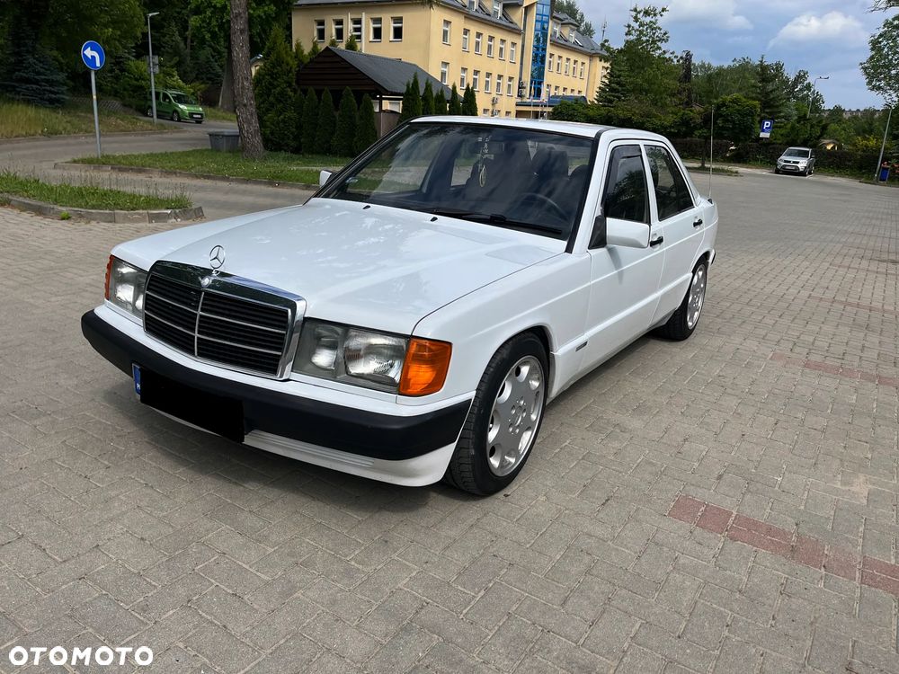 Mercedes-Benz W201 (190) - 1