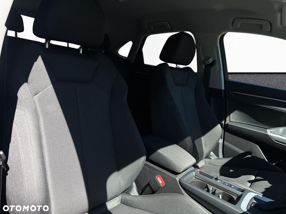 Audi Q3 Sportback - 15