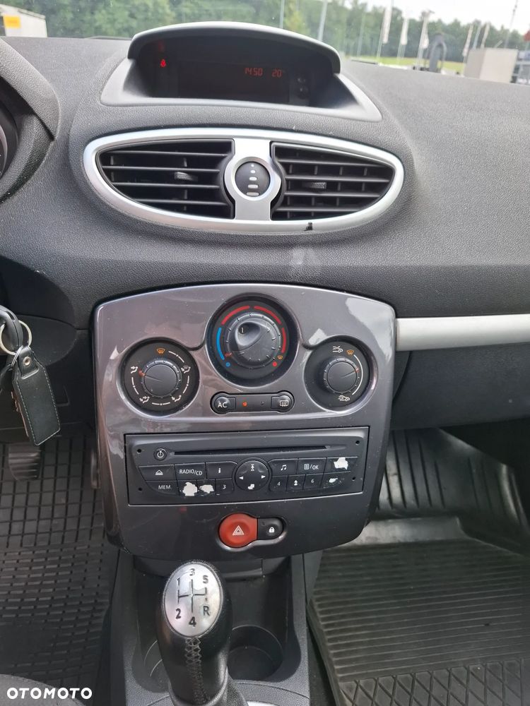 Renault Clio 1.2 16V Authentique - 11