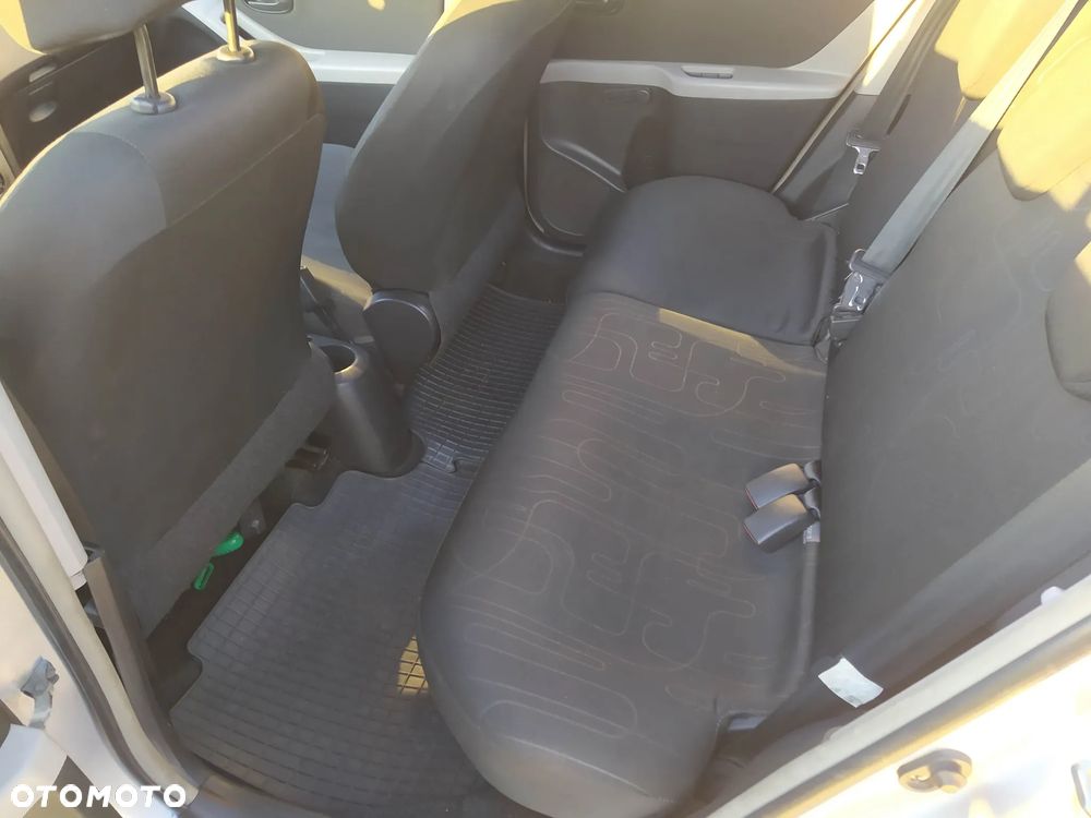 Toyota Yaris - 7