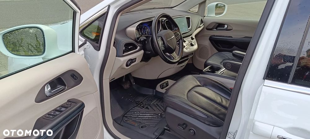 Chrysler Pacifica - 11