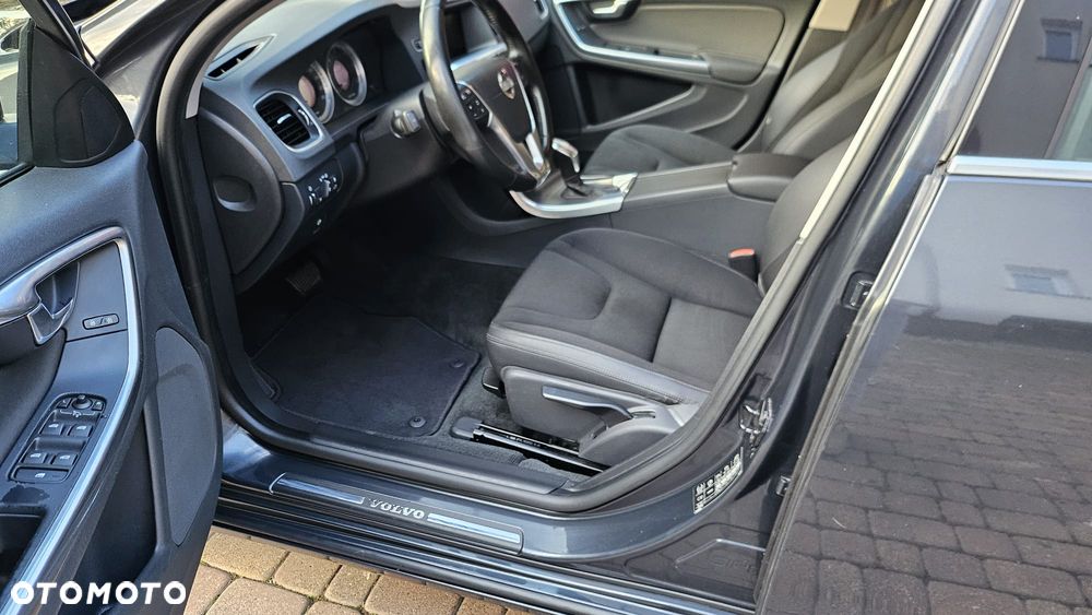 Volvo S60 D5 Summum - 11