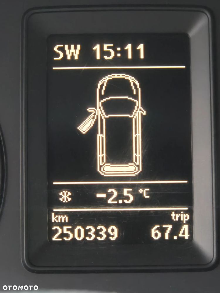 Volkswagen Touran - 10