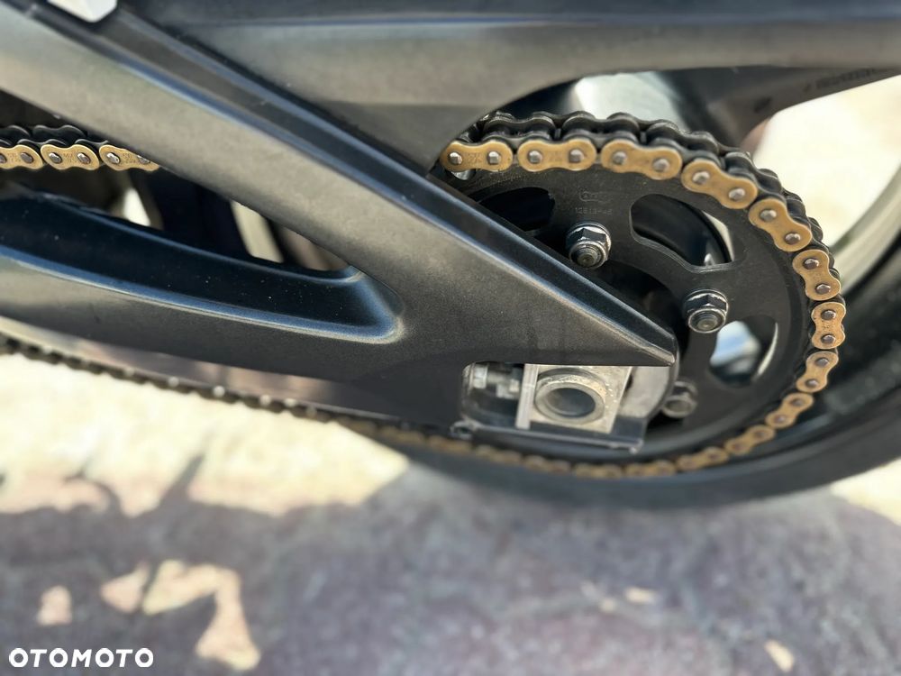 Yamaha FZ - 17