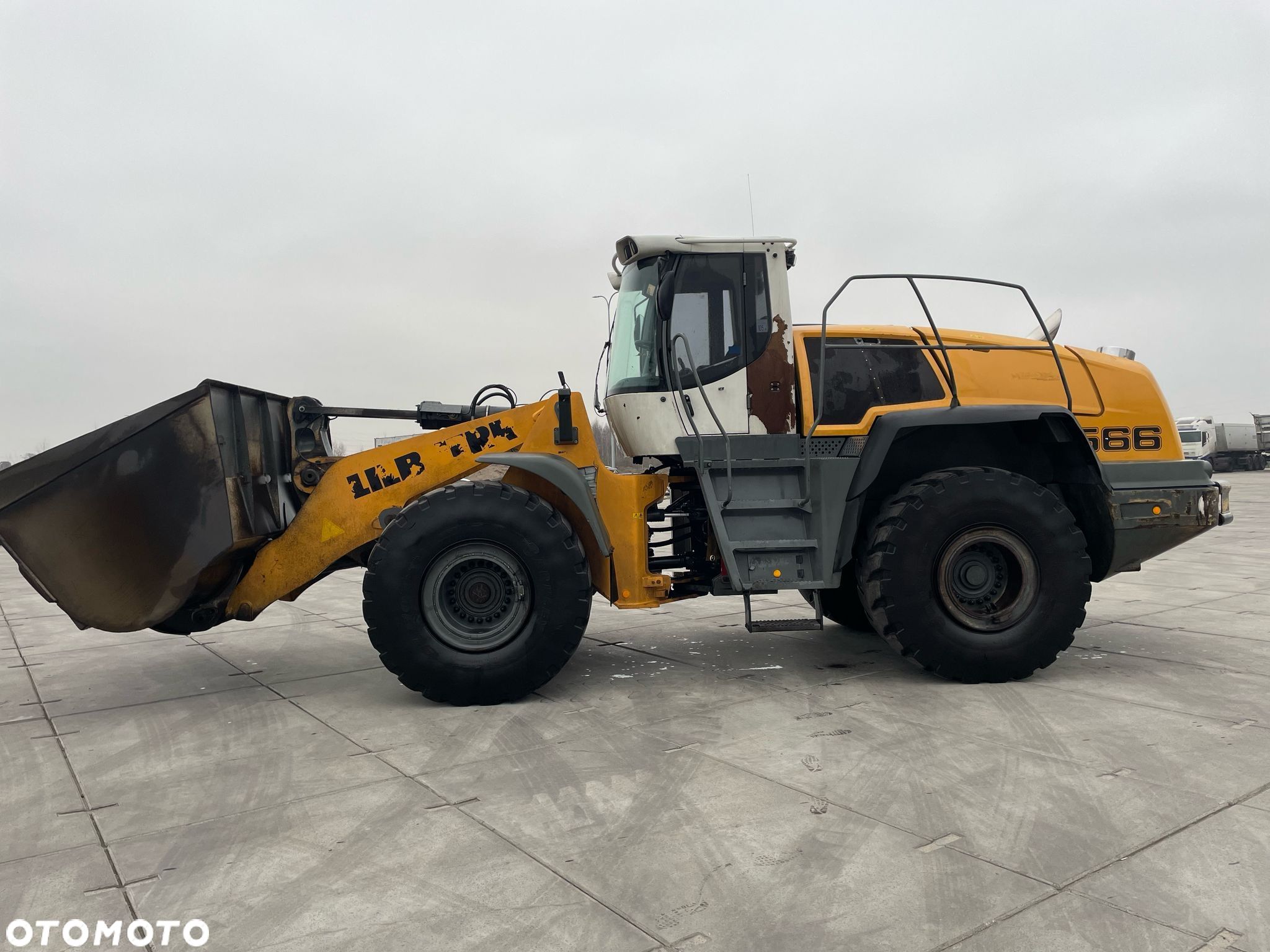 Liebherr L566 - 1