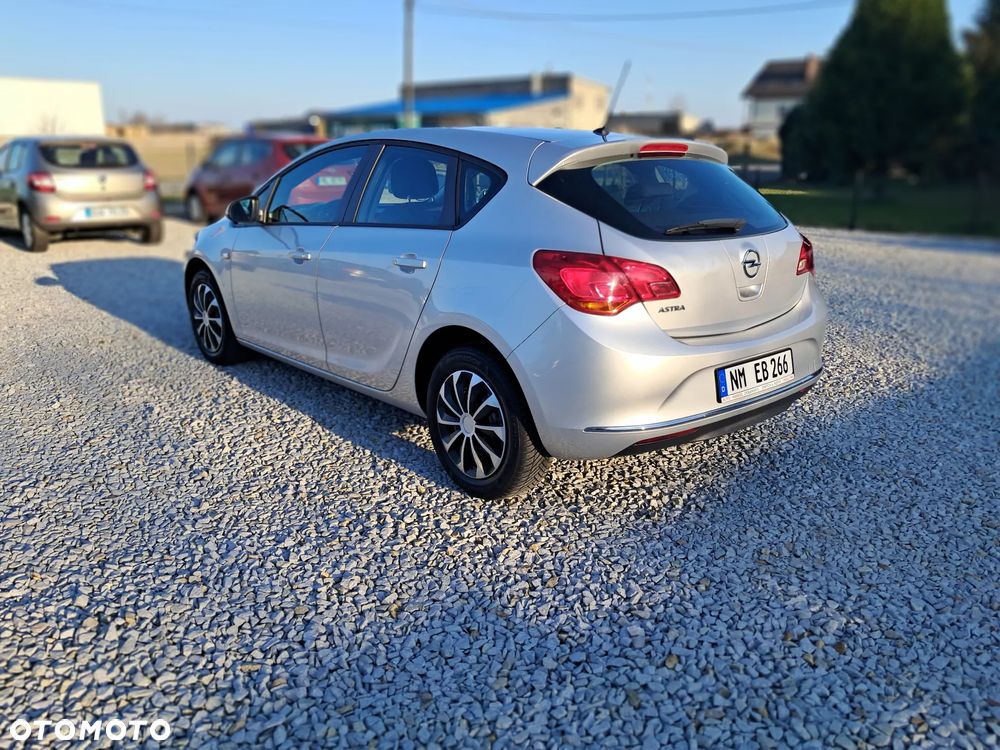 Opel Astra 1.6 Color Edition - 3