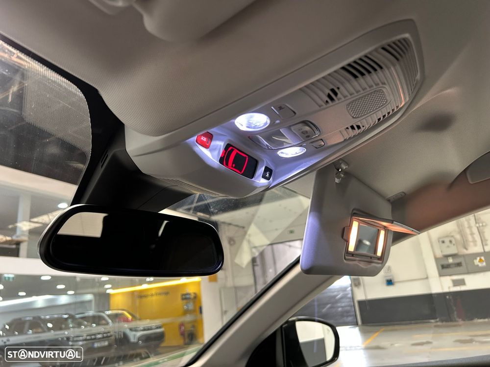 Peugeot 3008 1.2 PureTech Allure EAT8 - 42