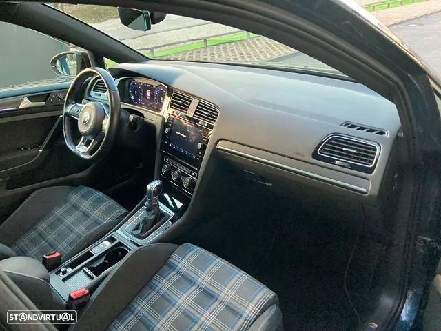 VW Golf 1.4 GTE Plug-In-Hybrid DSG - 36