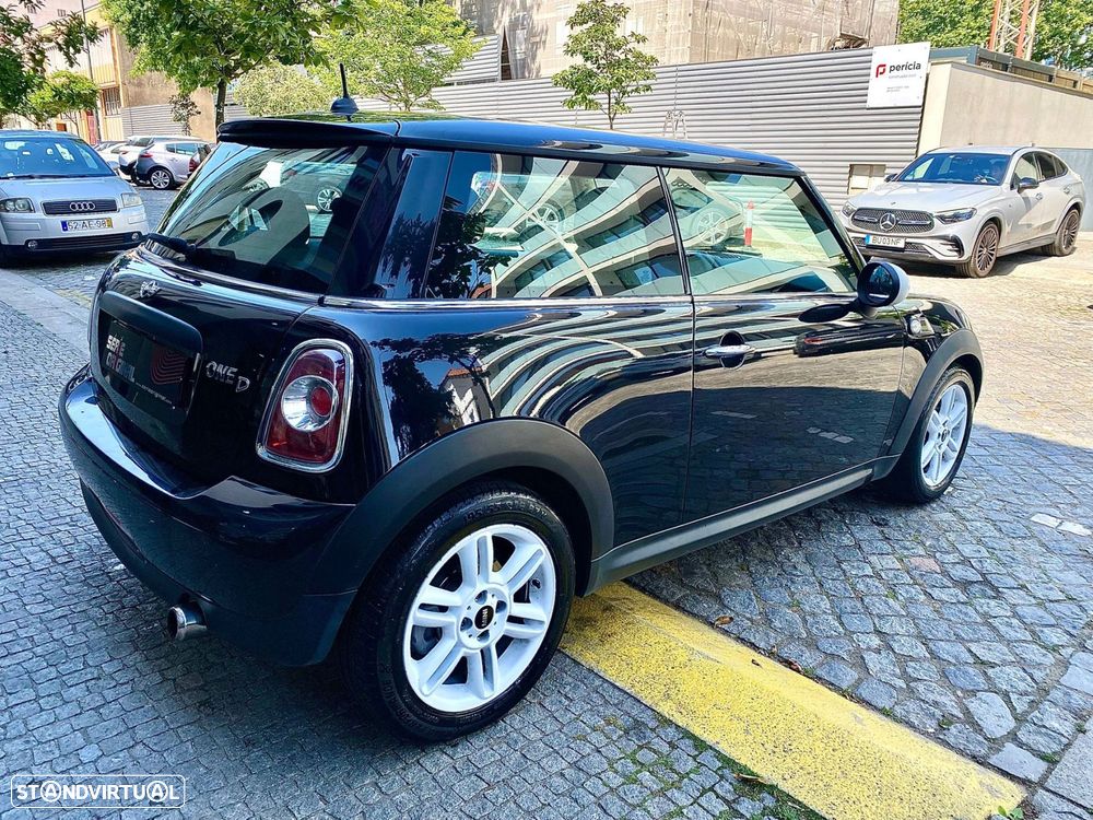 MINI 3 Portas One D - 6