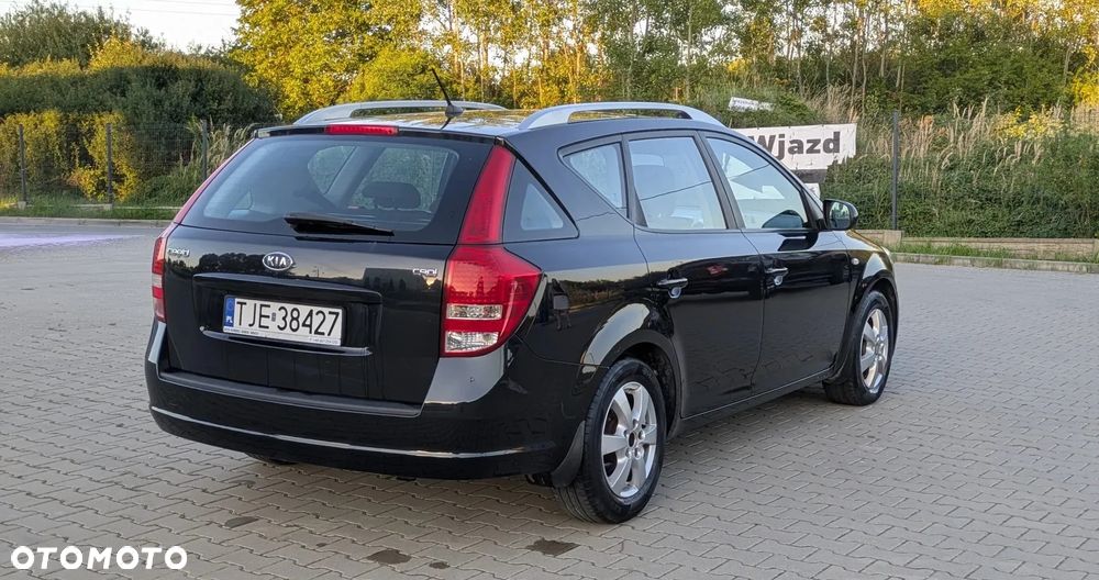 Kia Ceed Cee'd 1.6 Crdi Comfort + - 2