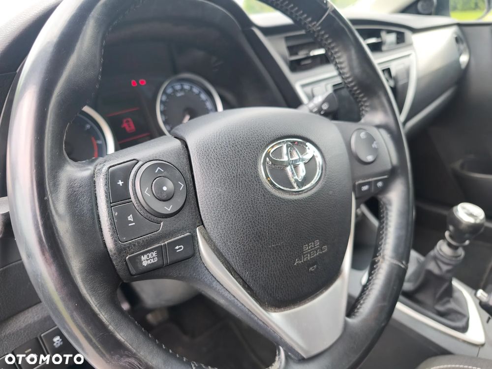 Toyota Auris 1.6 Executive - 12
