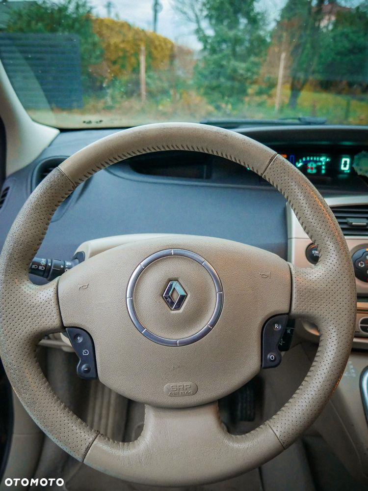 Renault Grand Scenic - 23