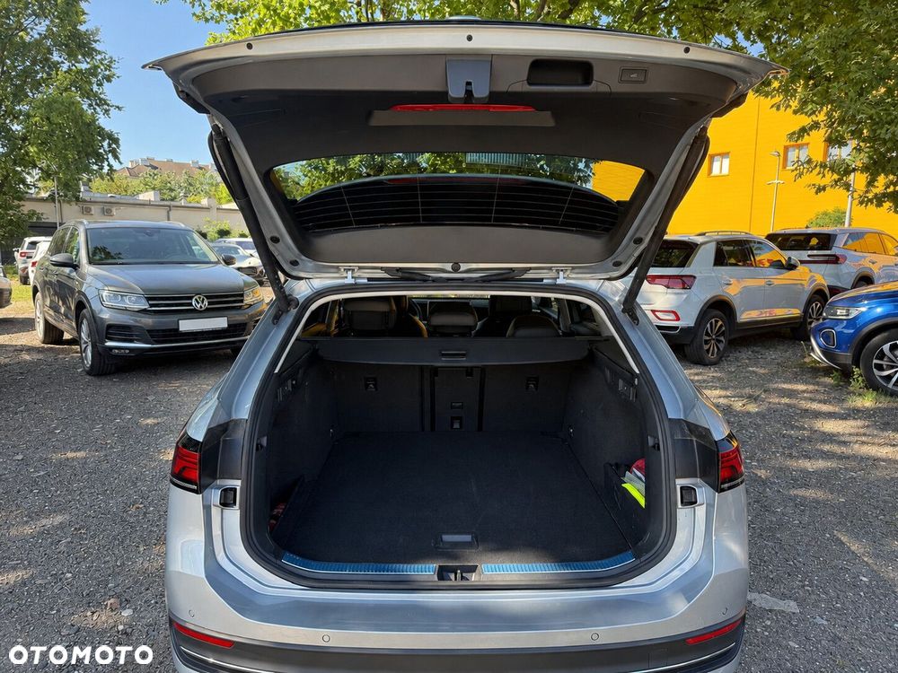 Volkswagen Passat - 19