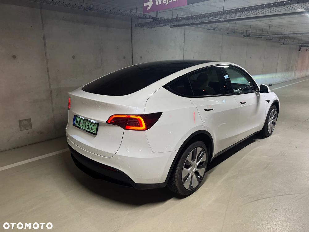 Tesla Y Long Range AWD - 5