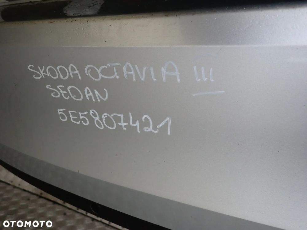 SKODA OCTAVIA III SEDAN KOD LAKIERU LA7W - ZDERZAK PRZÓD +MASKA +BŁOTNIK LEWY / PRAWY -  DRZWI LEWY /PRAWY PRZÓD /TYŁ - ZDERZAK TYŁ - 40