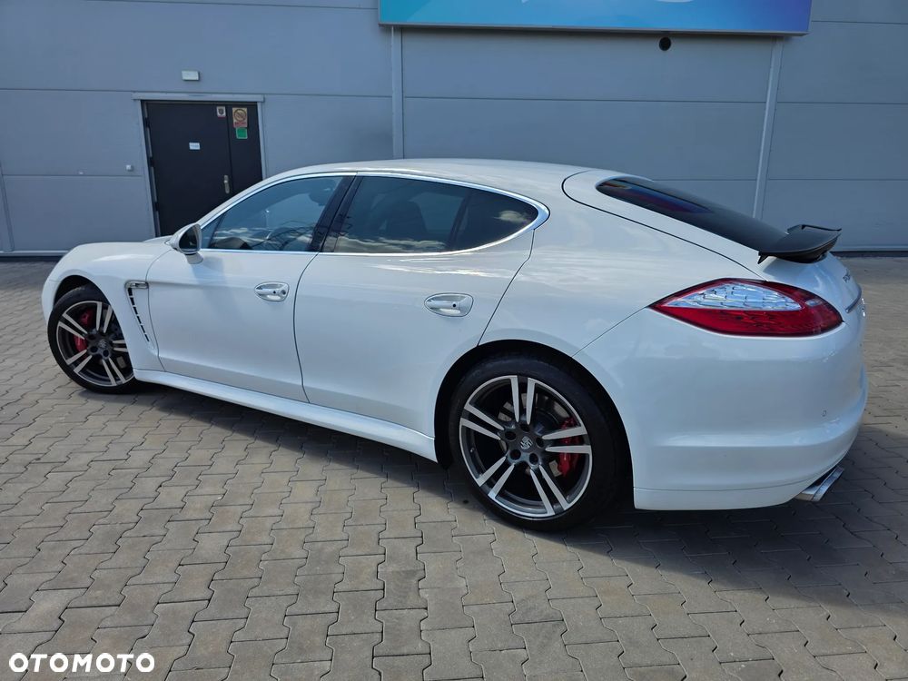 Porsche Panamera Turbo - 33