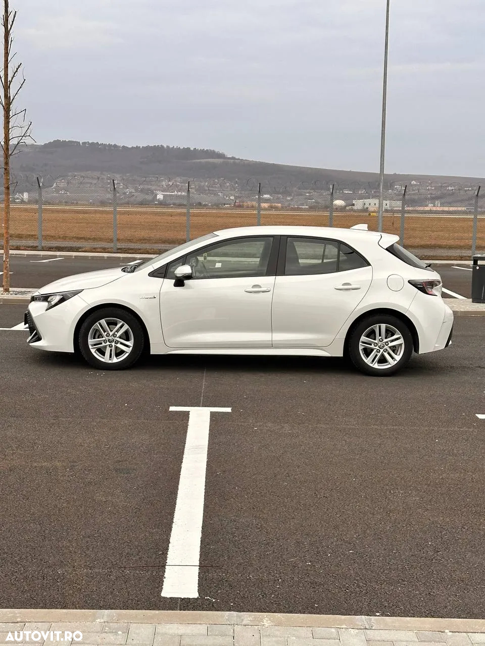 Toyota Corolla 1.8 HSD Active - 9