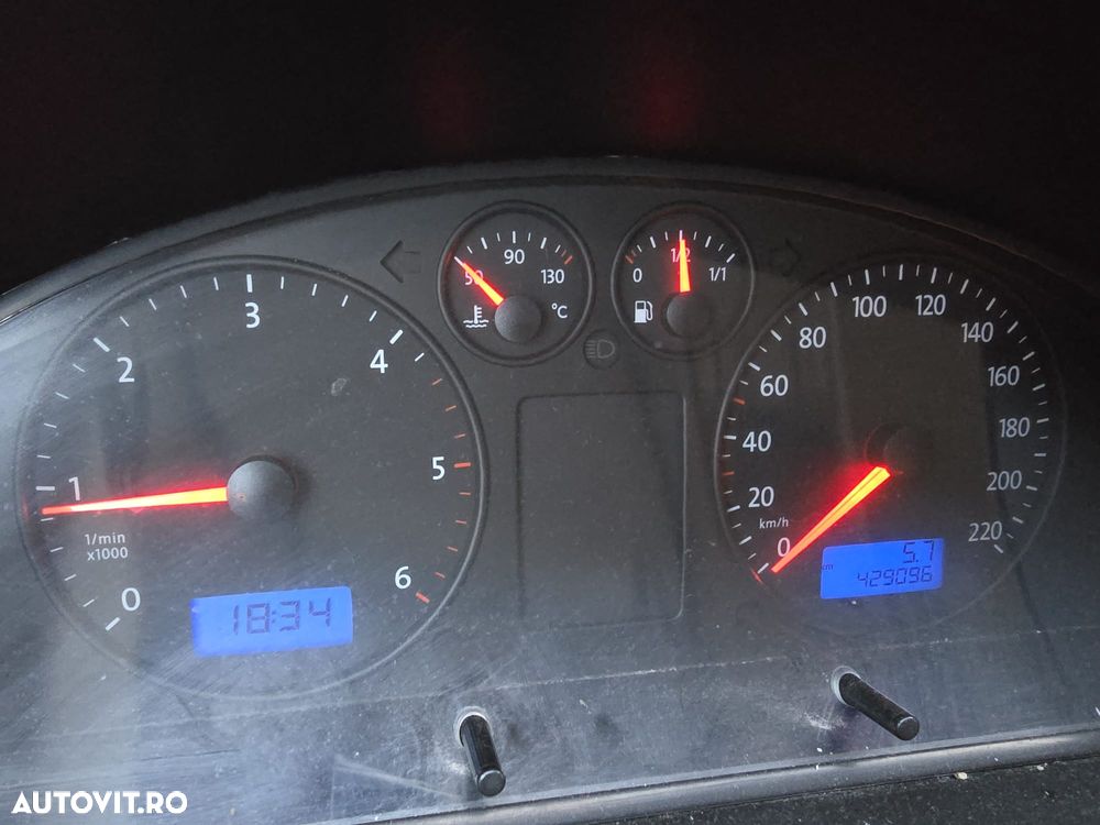 Volkswagen Transporter T5 1,9 TDI - 3