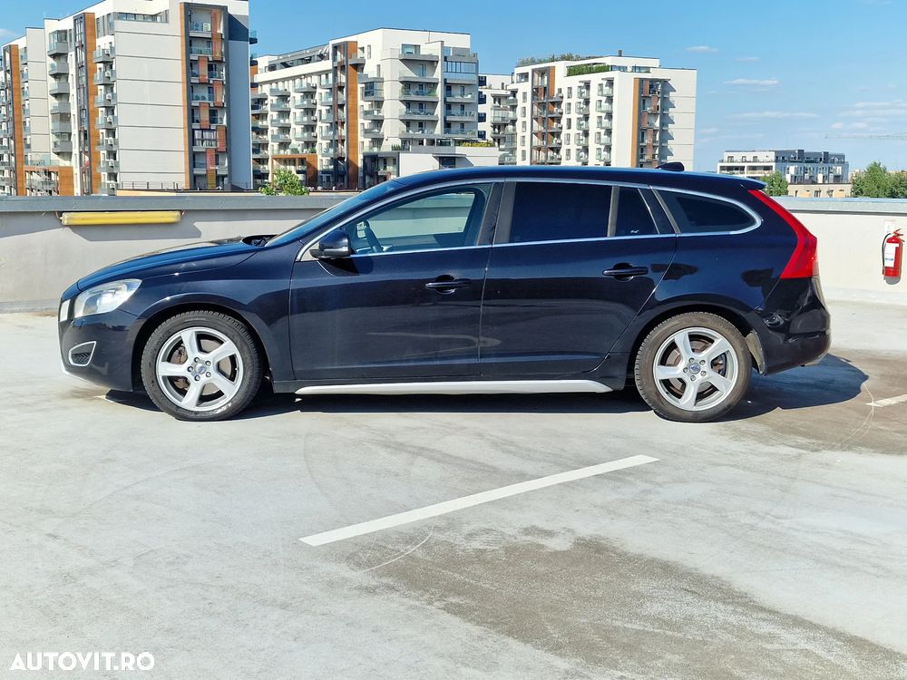Volvo V60 D5 Geartronic Momentum - 6