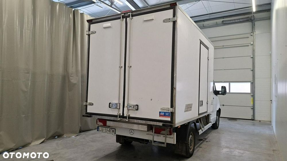 Mercedes-Benz Sprinter - 4