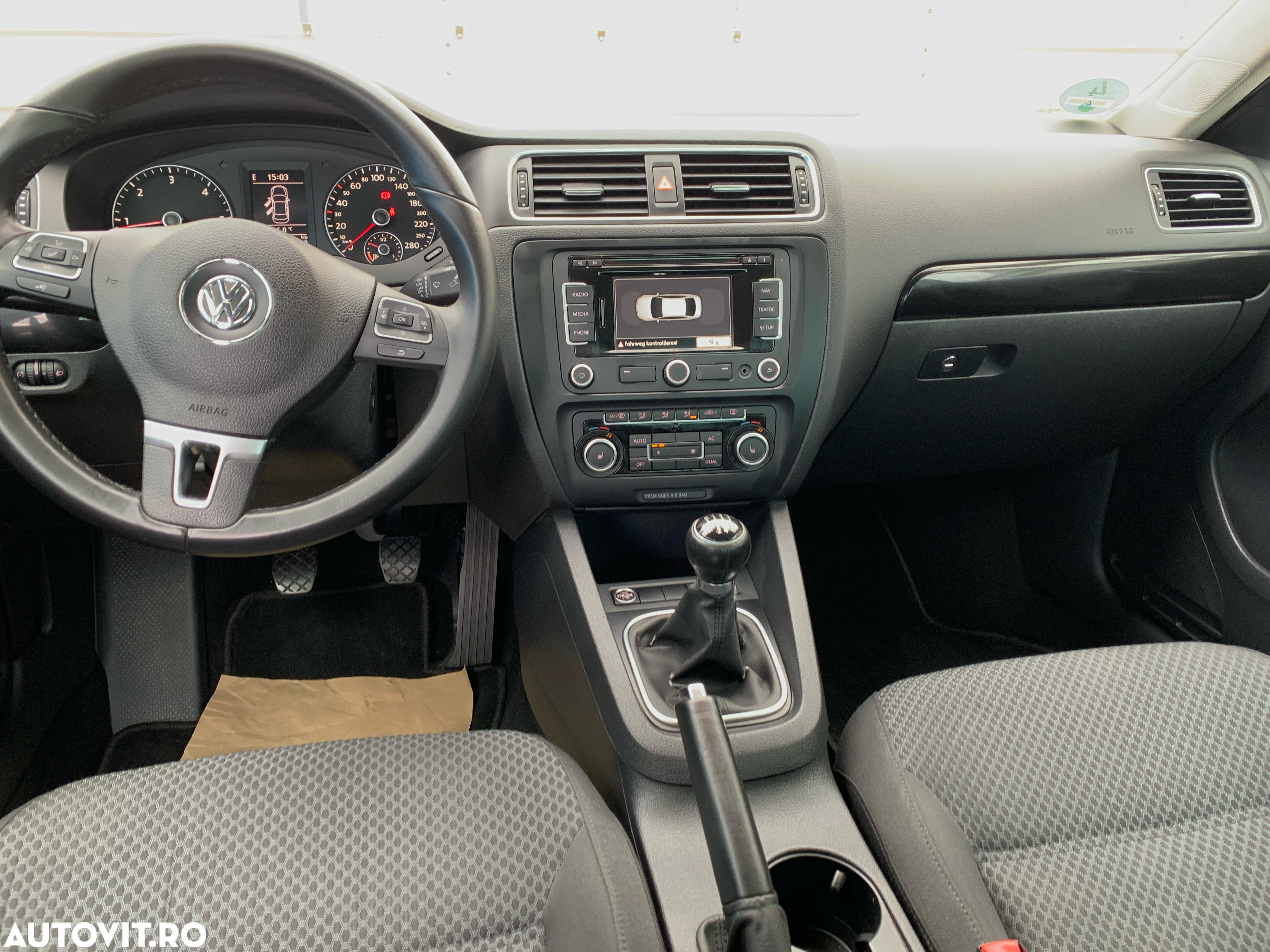 Volkswagen Jetta 1.6 TDI Blue Motion Technology Comfortline - 7