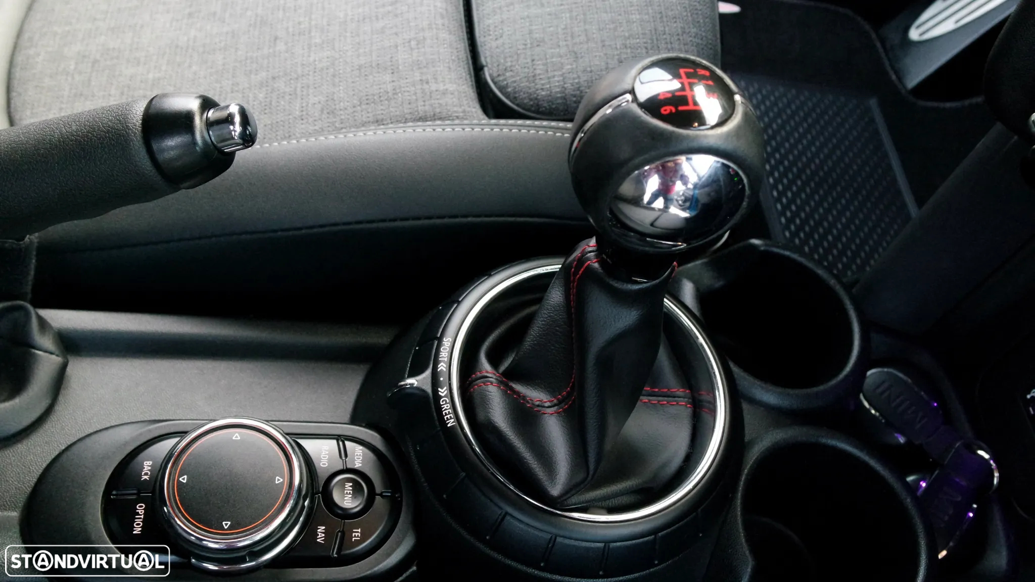MINI 5 Portas Cooper D - 55