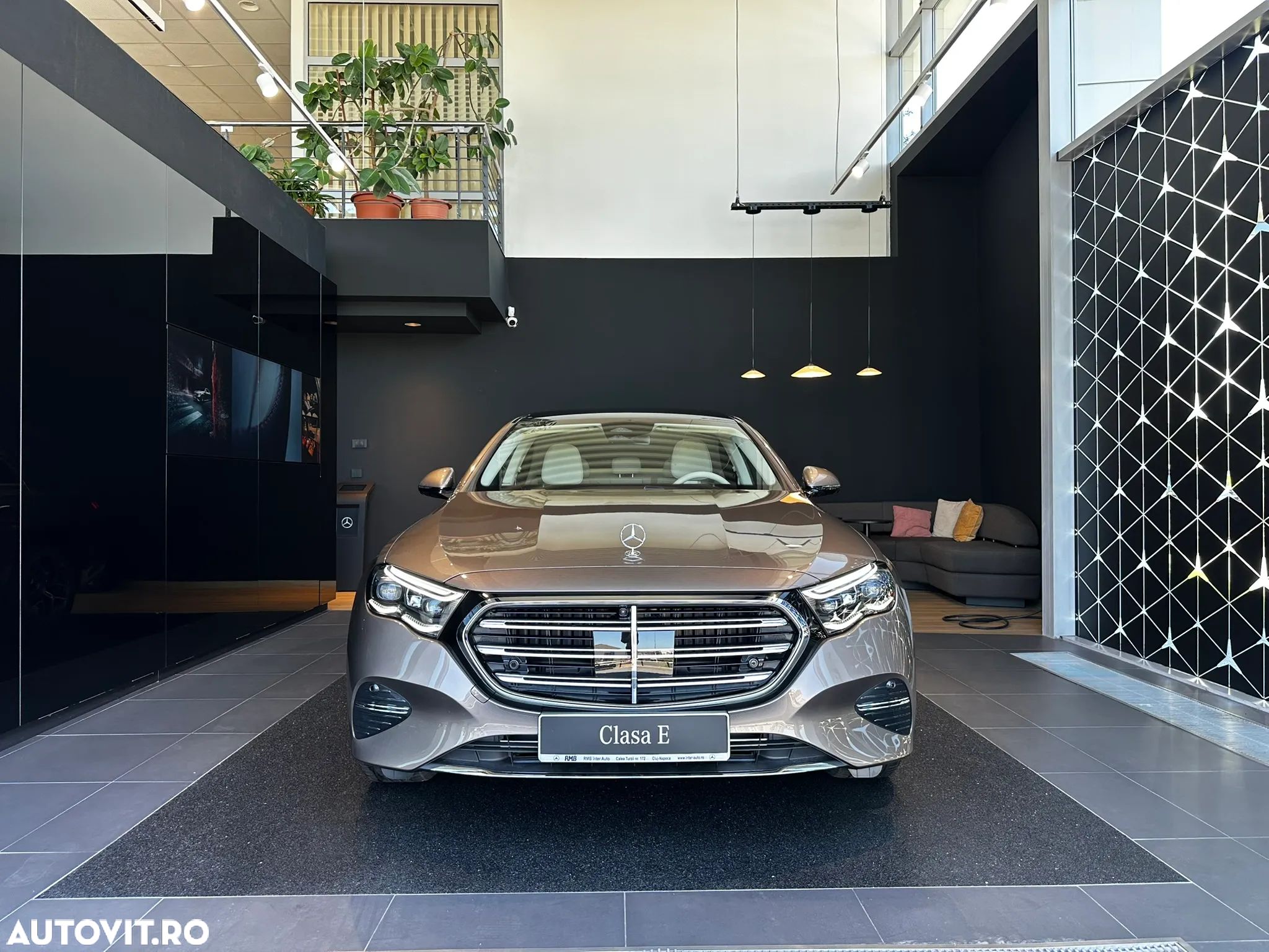 Mercedes-Benz E 220 d MHEV 4MATIC Aut. - 1