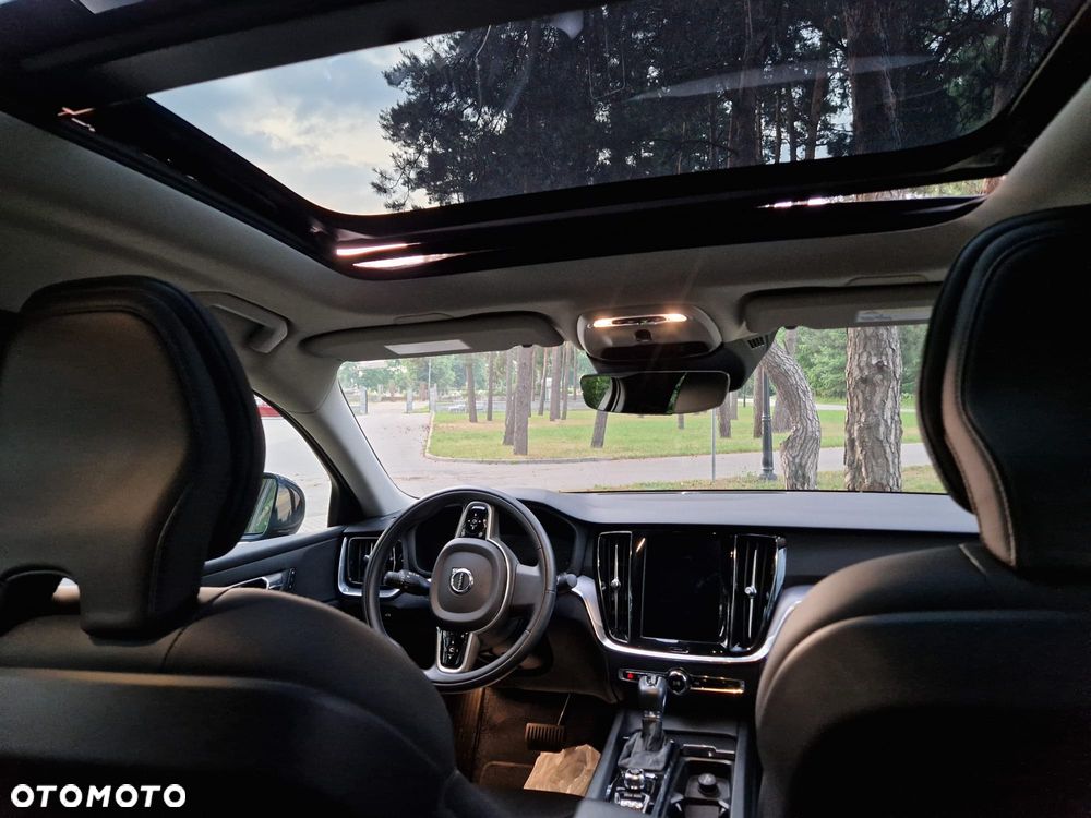 Volvo S60 T6 AWD Momentum Pro - 29