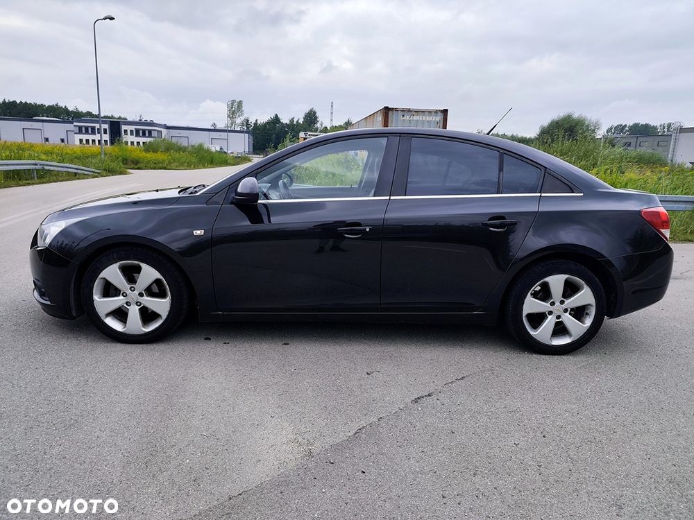 Chevrolet Cruze 1.8 LT+ - 9