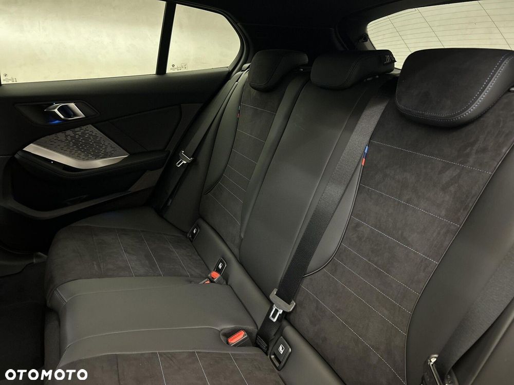 BMW Seria 1 120 mHEV - 17