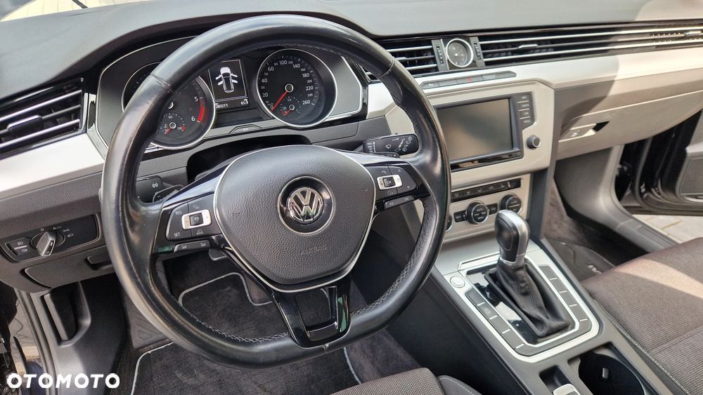 Volkswagen Passat - 9