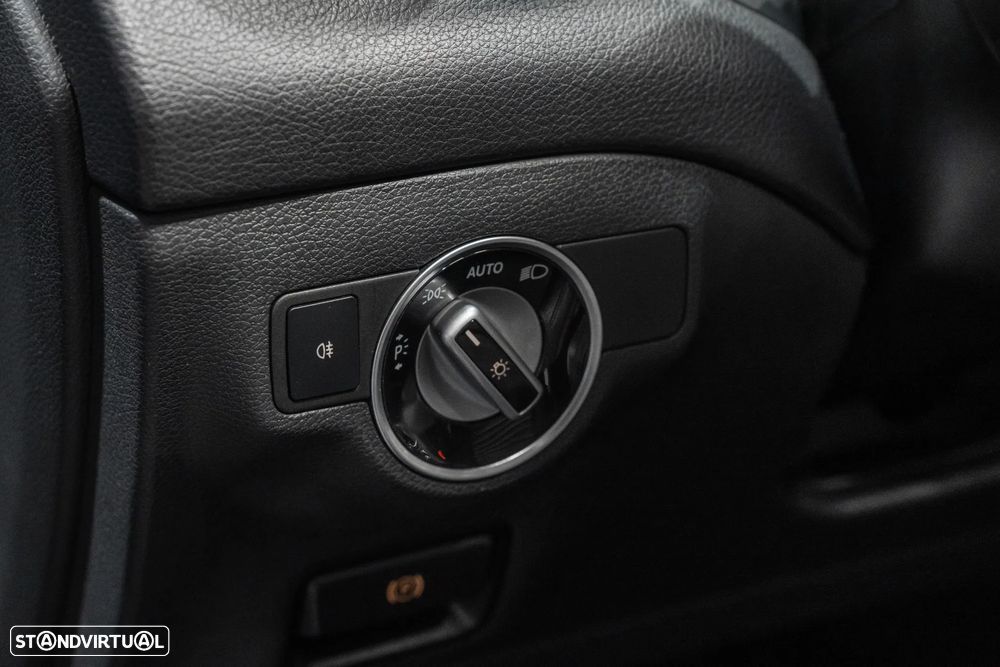 Mercedes-Benz CLA 200 d Shooting Brake AMG Line - 19