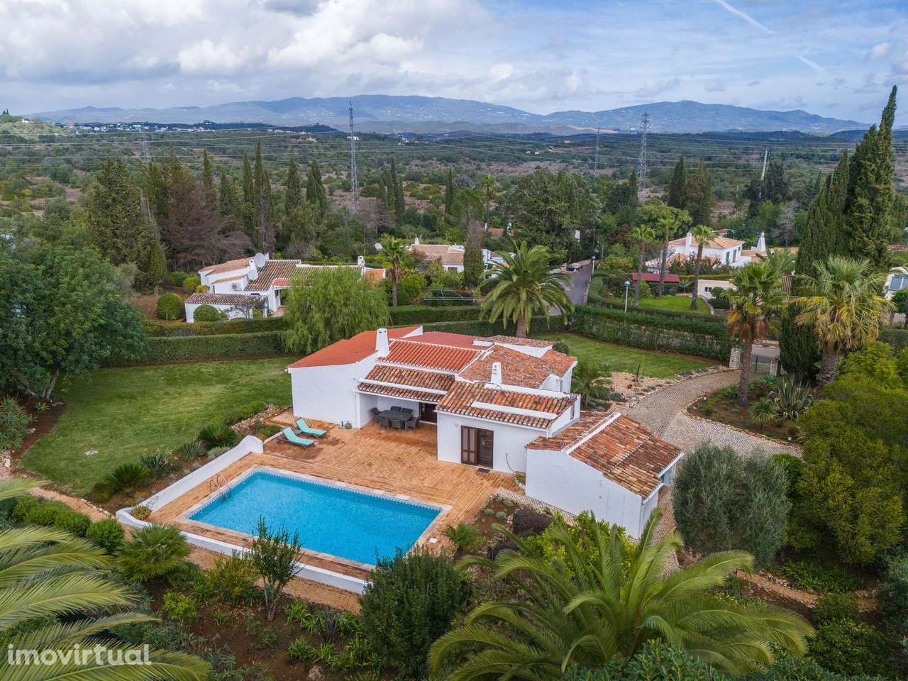 Moradia T2 com Piscina Privada e Vista para a Montanha- Serra e Mar - Grande imagem: 2/31