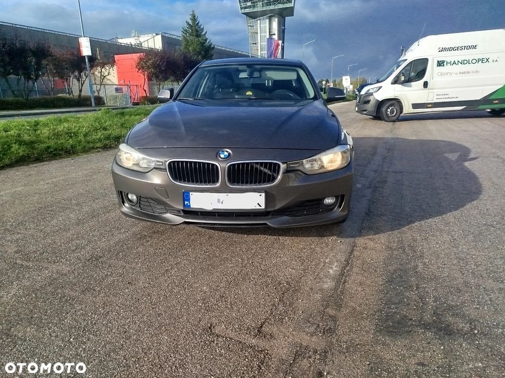 BMW Seria 3 318d - 3