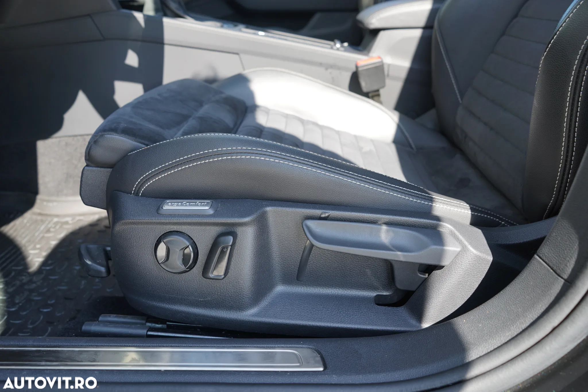 Volkswagen Passat - 12