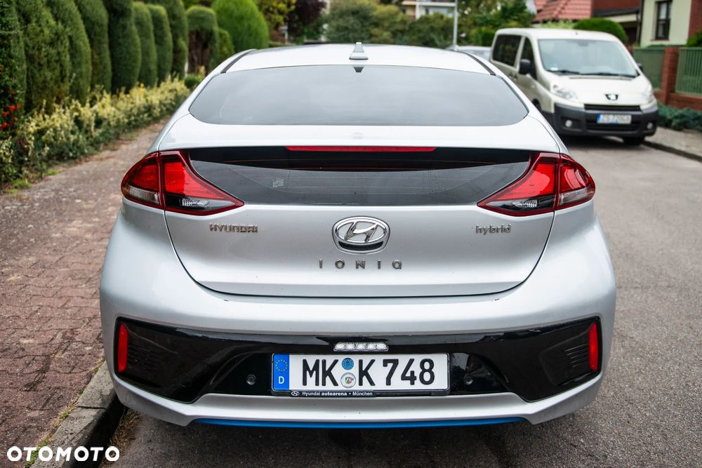 Hyundai IONIQ 1.6 GDI Premium - 6