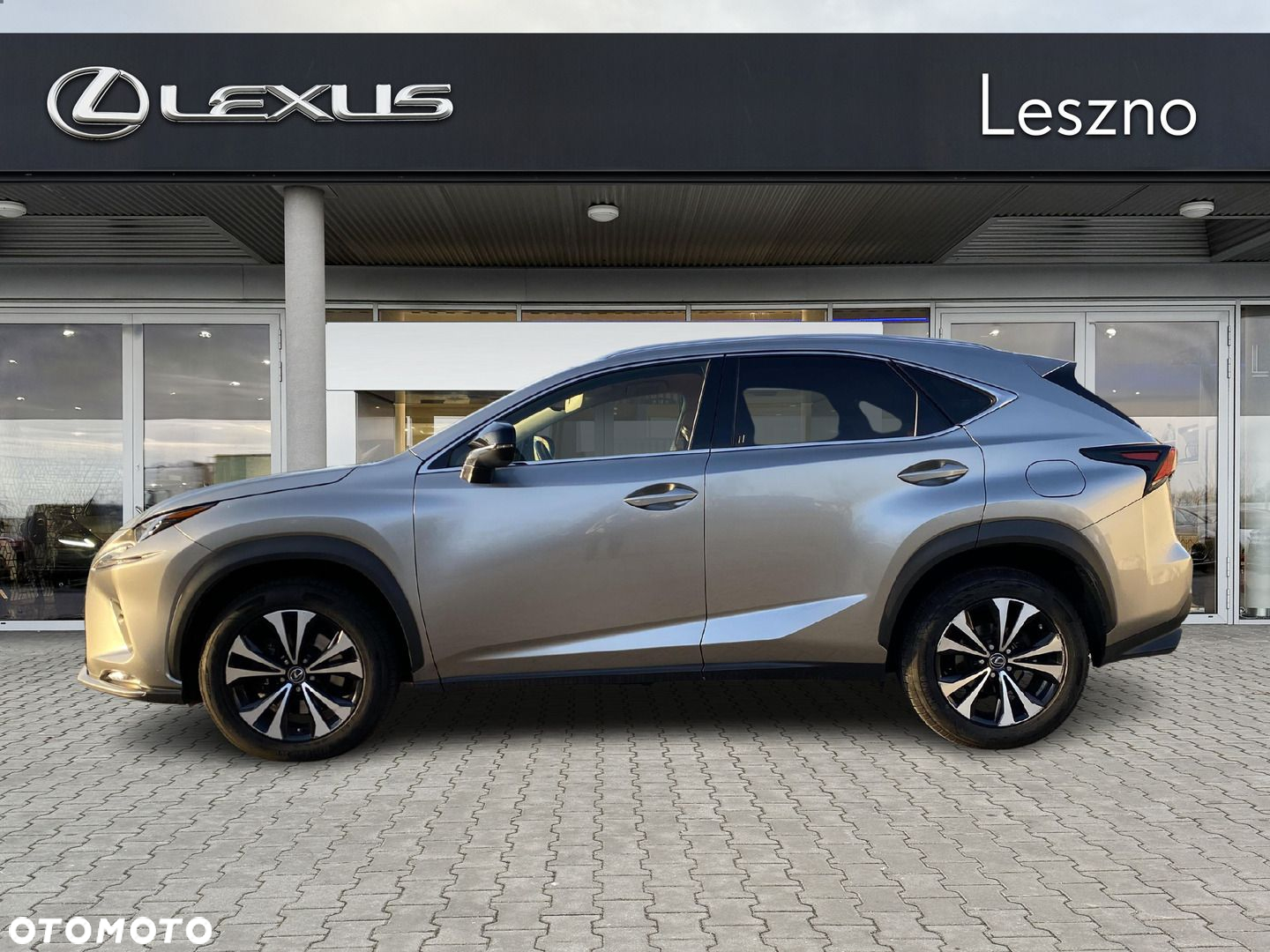 Lexus NX 300 F Impression AWD - 9