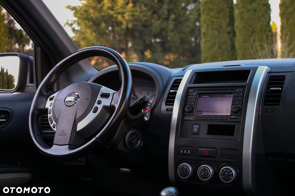 Nissan X-Trail 2.0 dCi 4x4 DPF Platinum - 36