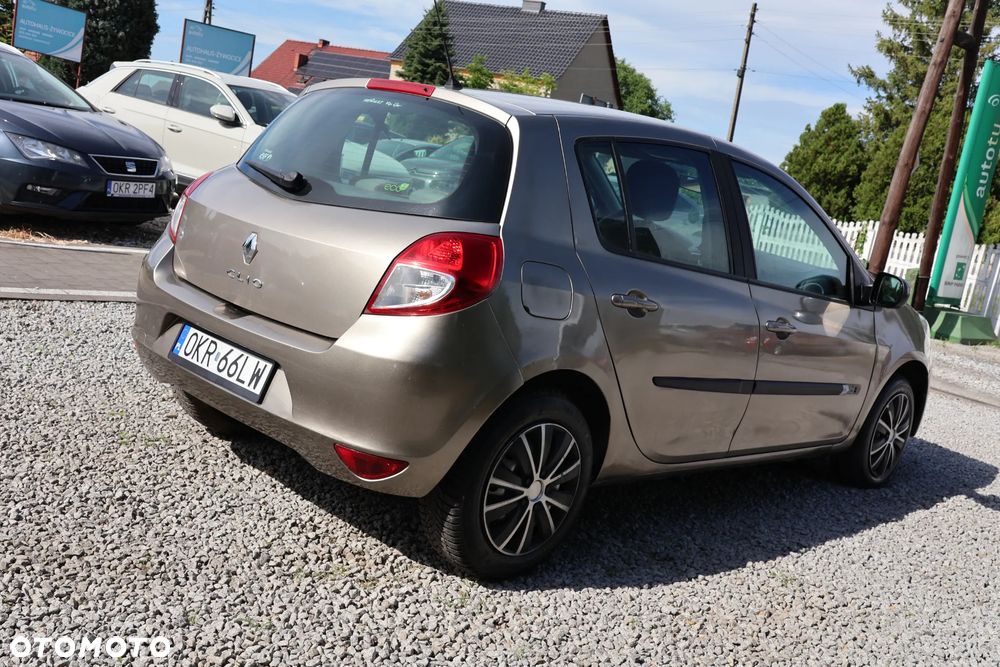 Renault Clio 1.2 16V Dwudziestka - 4
